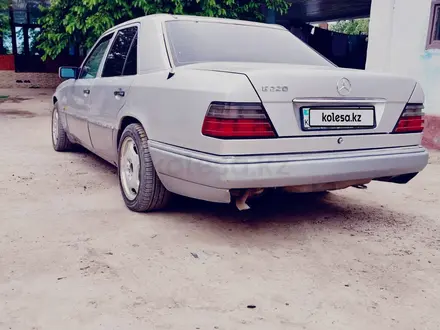 Mercedes-Benz E 220 1994 года за 2 200 000 тг. в Шаульдер – фото 2