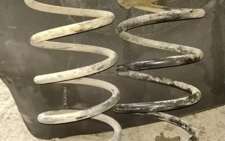 Пружина задняя за 8 300 тг. в Астана