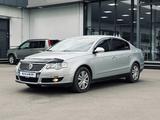Volkswagen Passat 2005 года за 2 150 000 тг. в Алматы