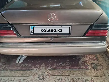 Mercedes-Benz E 220 1993 года за 1 300 000 тг. в Актобе – фото 4