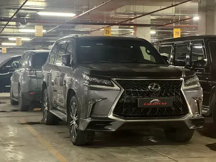 Lexus LX 570 2018 года за 46 000 000 тг. в Астана – фото 2