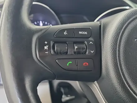 Kia Carnival 2015 года за 9 180 000 тг. в Алматы – фото 22