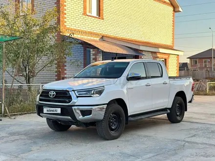 Toyota Hilux 2022 года за 18 200 000 тг. в Атырау – фото 2