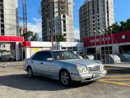 Mercedes-Benz E 230 1997 года за 3 800 000 тг. в Алматы – фото 5