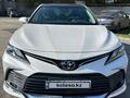 Toyota Camry 2023 годаүшін15 300 000 тг. в Алматы – фото 2