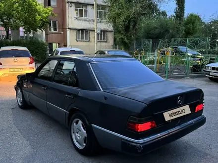 Mercedes-Benz E 200 1992 года за 1 400 000 тг. в Шымкент – фото 4