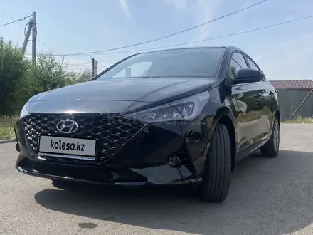 Hyundai Accent 2022 года за 9 100 000 тг. в Караганда – фото 6