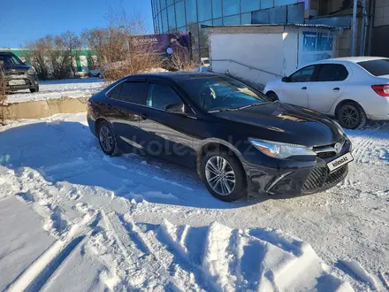 Toyota Camry 2016 года за 10 800 000 тг. в Караганда – фото 2