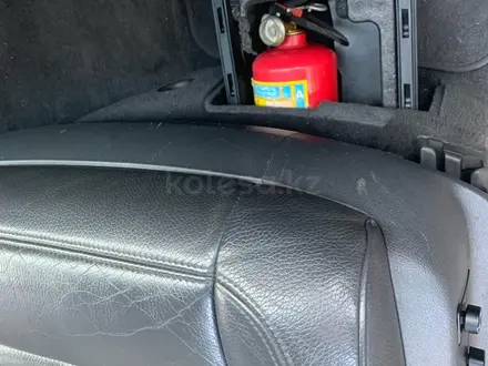 Volkswagen Touareg 2005 года за 3 500 000 тг. в Алматы – фото 11