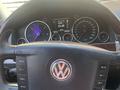 Volkswagen Touareg 2005 годаүшін3 500 000 тг. в Алматы – фото 19