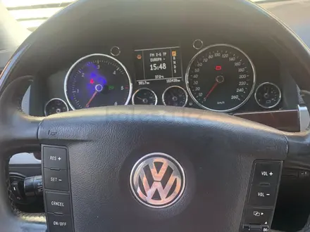 Volkswagen Touareg 2005 года за 3 500 000 тг. в Алматы – фото 19
