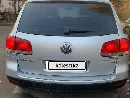 Volkswagen Touareg 2005 года за 3 500 000 тг. в Алматы – фото 6