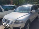 Volkswagen Touareg 2005 года за 3 700 000 тг. в Алматы – фото 3