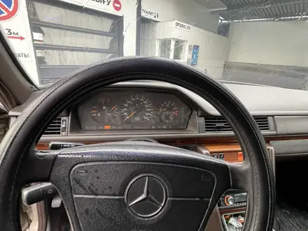 Mercedes-Benz E 280 1995 года за 2 500 000 тг. в Алматы – фото 19