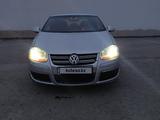 Volkswagen Jetta 2006 года за 3 000 000 тг. в Жанаозен – фото 5