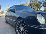 Mercedes-Benz E 320 2000 года за 6 300 000 тг. в Тараз – фото 3