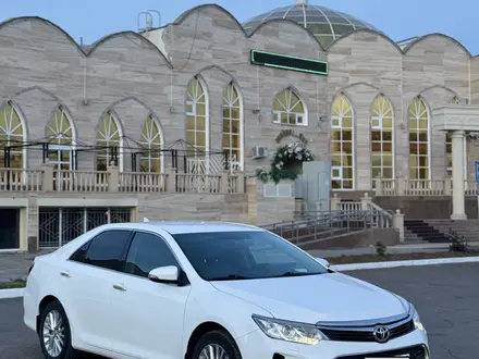 Toyota Camry 2015 года за 11 500 000 тг. в Уральск – фото 3