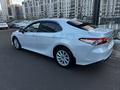 Toyota Camry 2021 года за 18 500 000 тг. в Астана – фото 8