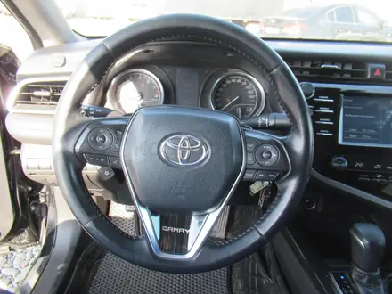 Toyota Camry 2017 года за 9 476 025 тг. в Шымкент – фото 12