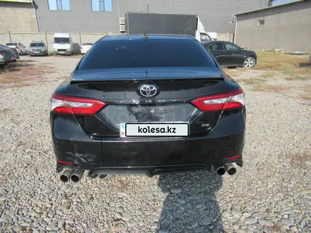 Toyota Camry 2017 года за 9 476 025 тг. в Шымкент – фото 2