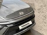 Hyundai Sonata 2023 года за 13 500 000 тг. в Тараз – фото 2