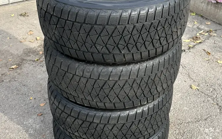 Зимняя резина Шины зимние Bridgestone 265 50 R20 за 200 000 тг. в Алматы