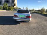 Mercedes-Benz E 320 1999 года за 4 400 000 тг. в Атырау – фото 2