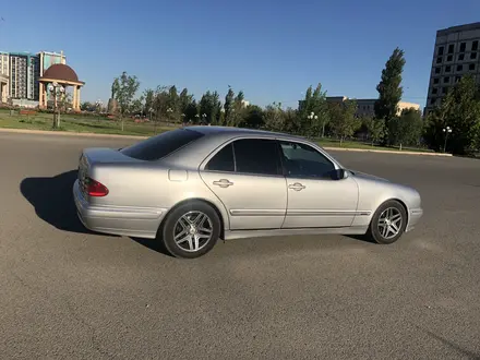 Mercedes-Benz E 320 1999 года за 4 400 000 тг. в Атырау – фото 6