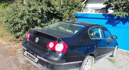 Volkswagen Passat 2005 года за 2 800 000 тг. в Алматы – фото 2