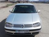 Volkswagen Golf 2001 годаүшін2 800 000 тг. в Талдыкорган