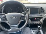 Hyundai Elantra 2018 года за 5 980 000 тг. в Актау – фото 3