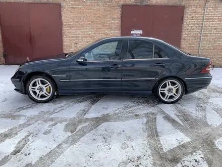 Mercedes-Benz C 32 AMG 2004 года за 5 500 000 тг. в Усть-Каменогорск – фото 3