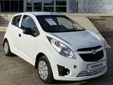 Chevrolet Spark 2013 года за 4 200 000 тг. в Уральск – фото 2