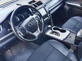 Toyota Camry 2014 года за 6 000 000 тг. в Актобе – фото 5