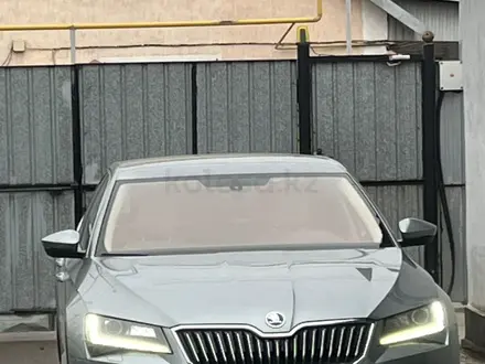 Skoda Superb 2019 года за 15 500 000 тг. в Алматы – фото 25