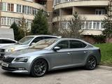 Skoda Superb 2019 года за 15 500 000 тг. в Алматы – фото 3