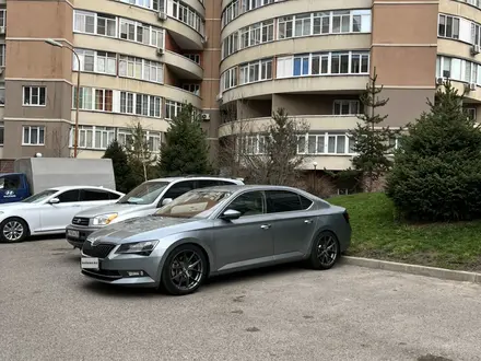 Skoda Superb 2019 года за 15 500 000 тг. в Алматы – фото 5