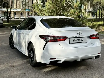 Toyota Camry 2022 года за 12 550 000 тг. в Алматы – фото 5