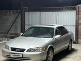 Toyota Camry 2000 годаfor3 700 000 тг. в Алматы – фото 2