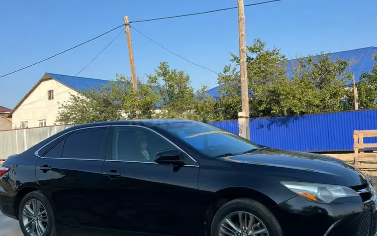 Toyota Camry 2017 года за 5 600 000 тг. в Атырау