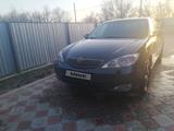 Toyota Camry 2004 года за 4 800 000 тг. в Актобе – фото 3