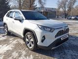 Toyota RAV4 2021 года за 16 150 000 тг. в Алматы – фото 5