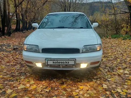 Nissan Bluebird 1993 года за 2 200 000 тг. в Усть-Каменогорск – фото 2