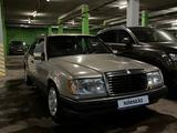 Mercedes-Benz E 220 1993 года за 2 200 000 тг. в Астана – фото 3