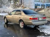 Toyota Camry 2000 годаүшін3 850 000 тг. в Алматы – фото 4