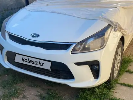 Kia Rio 2018 года за 7 250 000 тг. в Актобе – фото 2