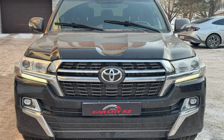 Toyota Land Cruiser 2021 года за 44 500 000 тг. в Астана