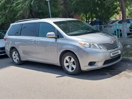 Toyota Sienna 2017 года за 15 500 000 тг. в Алматы