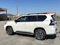 Toyota Land Cruiser Prado 2021 года за 25 200 000 тг. в Атырау – фото 2