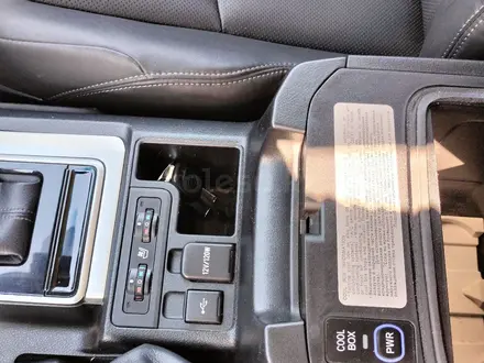 Toyota Land Cruiser Prado 2021 года за 25 200 000 тг. в Атырау – фото 10